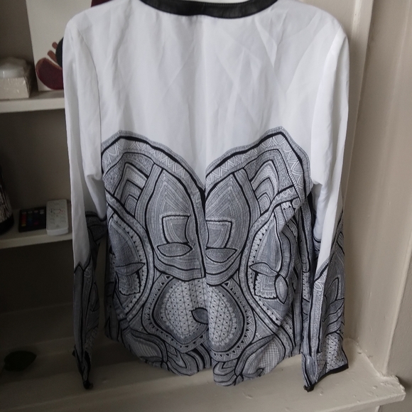 Top - Picture 3 of 3